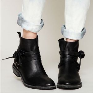 Matisse Blazer 16612 Leather Wrapped Booties